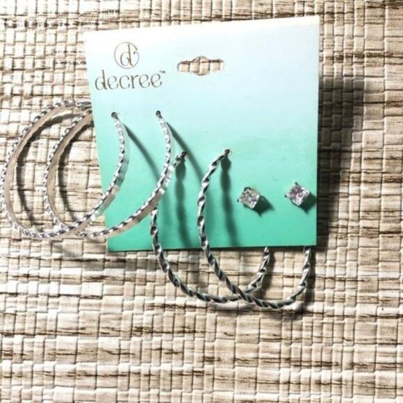 Decree Womens Fashion Silvertone Earrings Set NWT - Picture 1 of 3